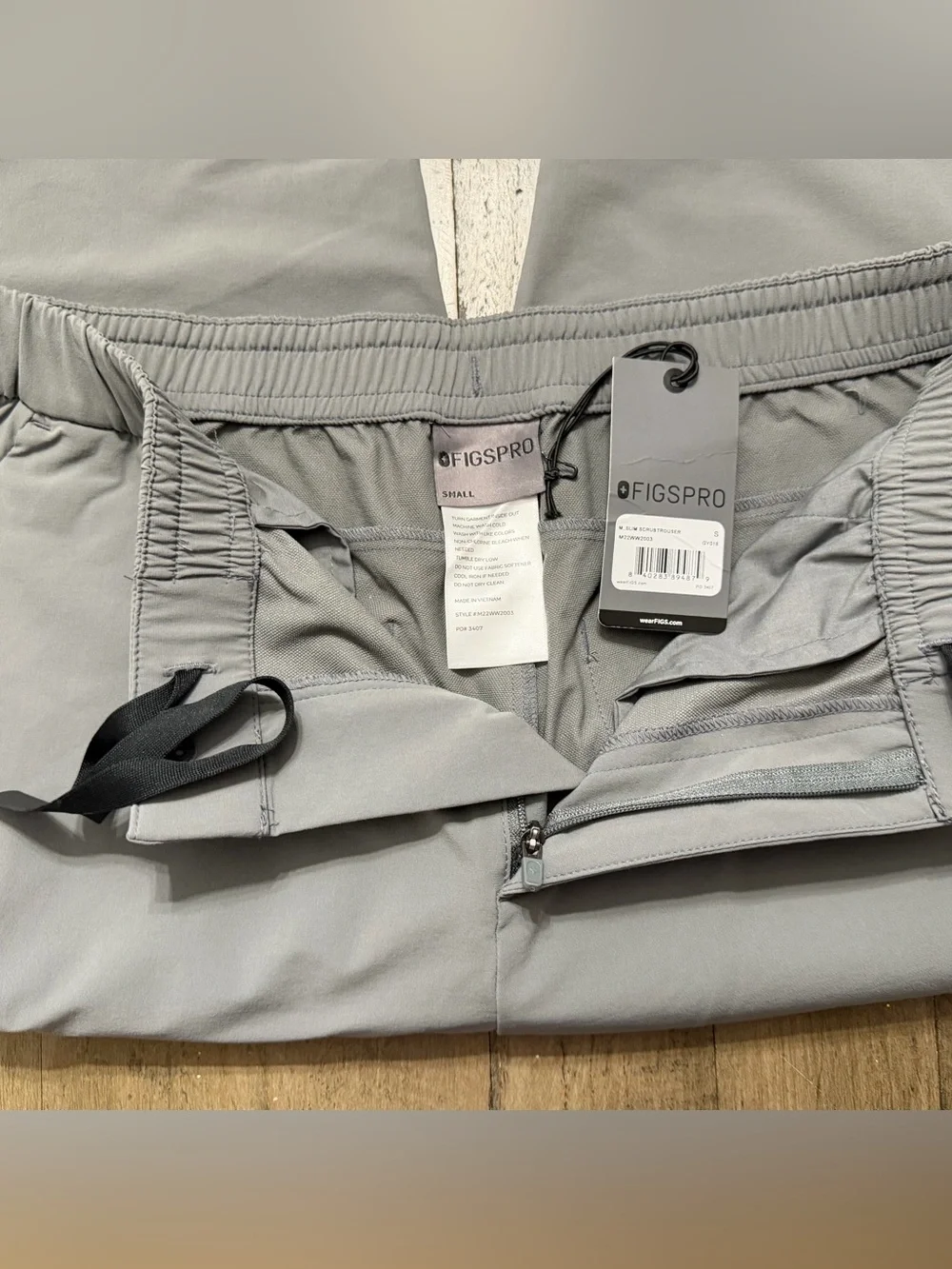 Figs brand new